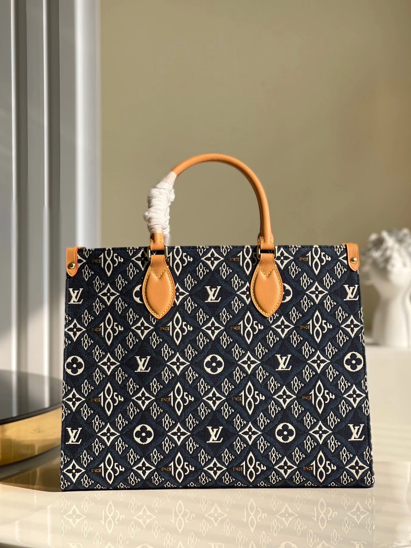 LOUIS MM ONTHEGO VUITTON 0113